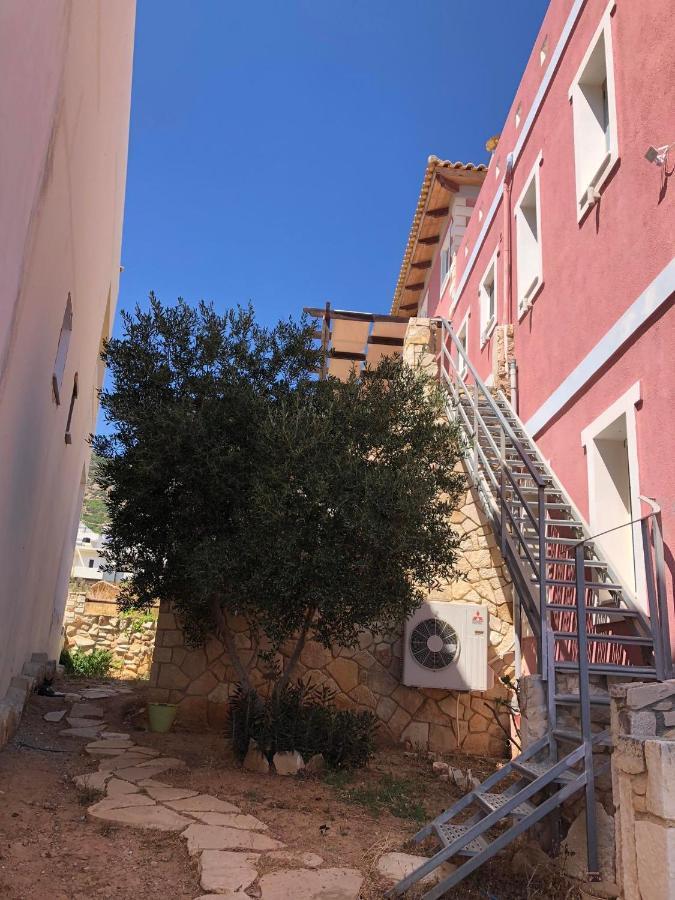 Pink House Daire Palaiochora Dış mekan fotoğraf